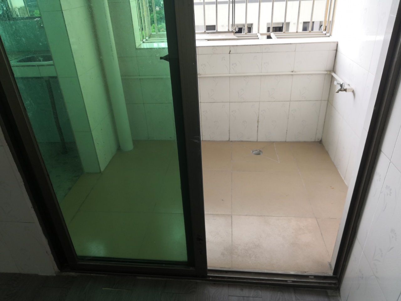 匯福豪居2期原始1房1廳，預(yù)售價(jià)52萬左右