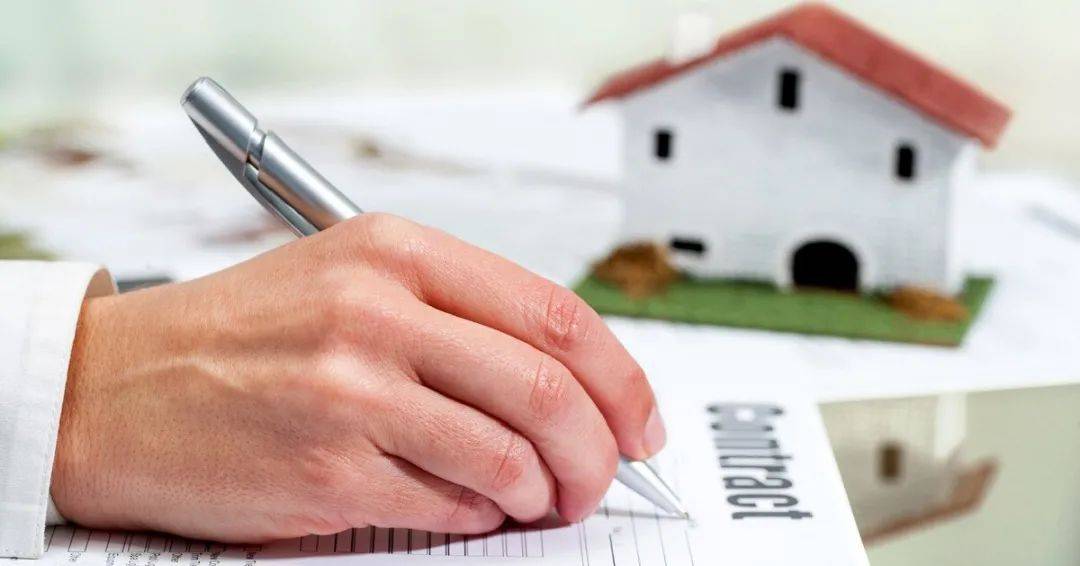 分房工作領(lǐng)導小組在現(xiàn)場設立了法律咨詢點