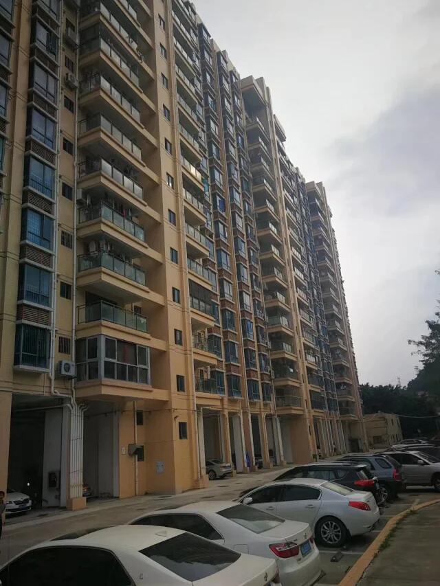 每戶(hù)一個(gè)停車(chē)位