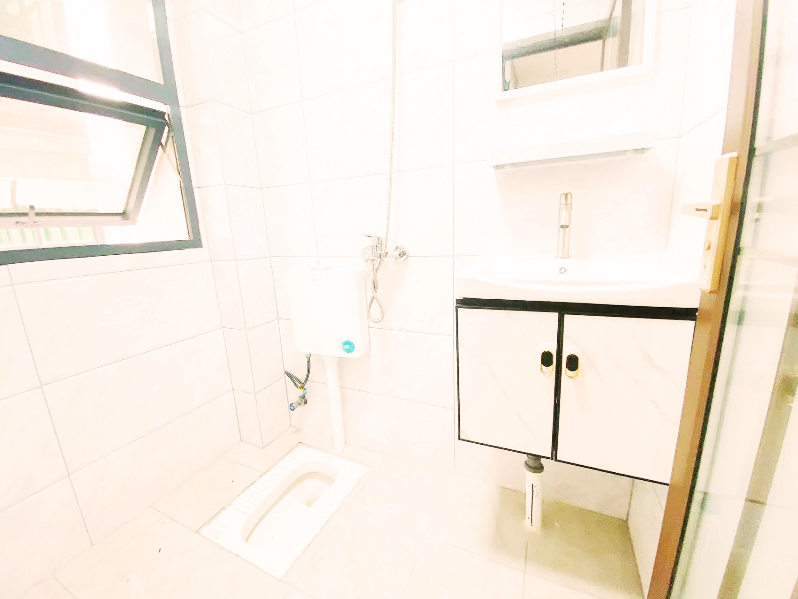 深圳石巖小產(chǎn)權(quán)房| 蔚藍花城 ，34.8萬/套